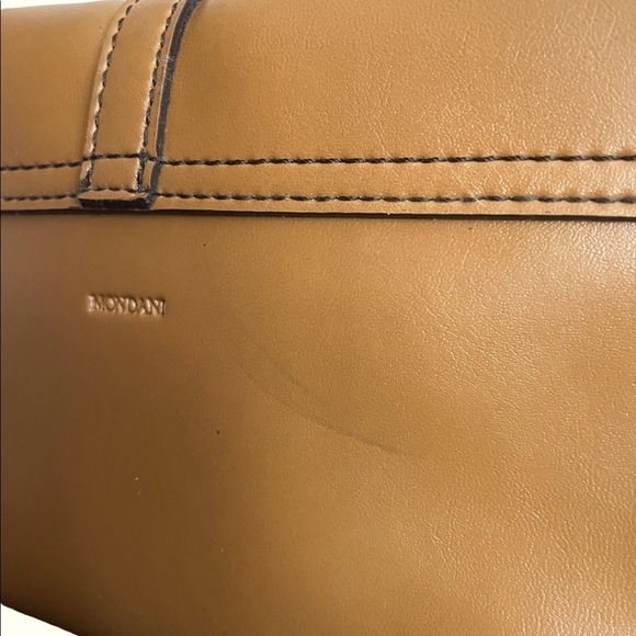 Mondani New York Faux Leather Camel Colored Shoulder Purse - Picture 7 of 11